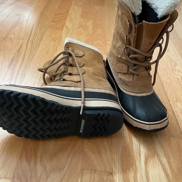 Sorel boots. Size 6 - Picture 4 of 5